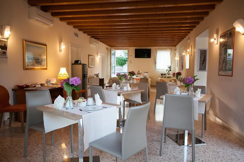 Affittacamere Meublé CA' RODI 3 Leoni Hotel Crespano del Grappa